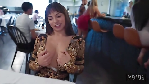 Mature woman got fucked by a huge cock brains