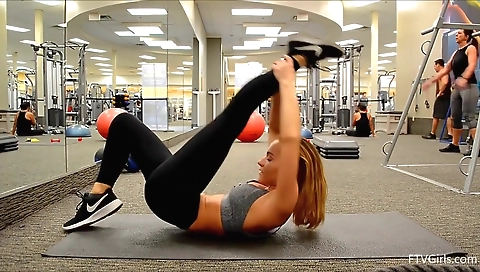 Sexy young girl gets fucked by a scimo