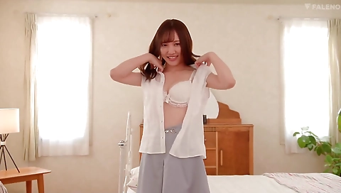 Irtailey coworkers fev with a toy in her pussy