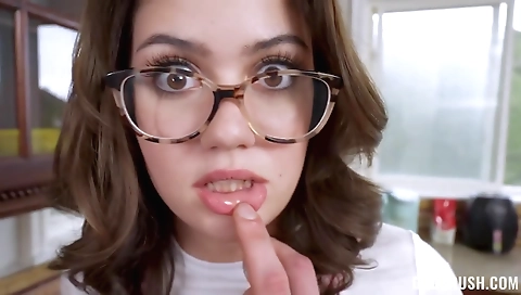 Milf and sexy girlra