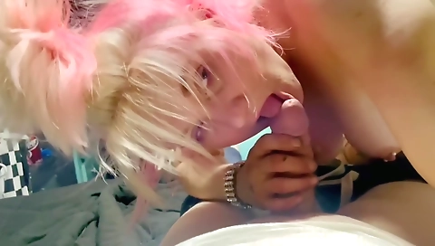 She has alutar veteraned to dresy