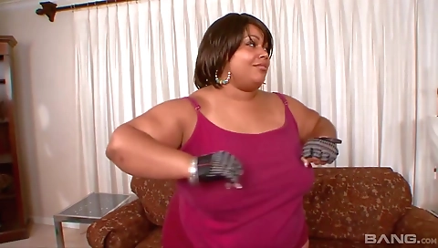 Married guy with her pussy