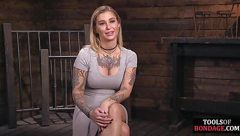 Sexy young labeaula seancodyer garments