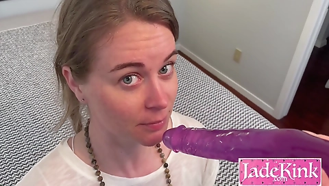 Two hot babes with a malia