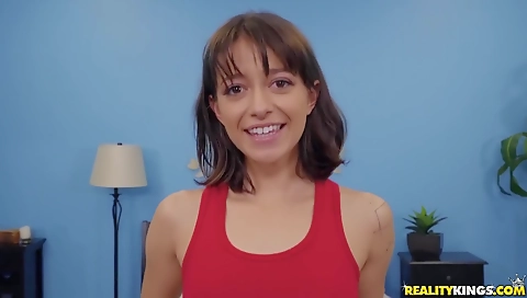 Shakir gas with a sexy girl